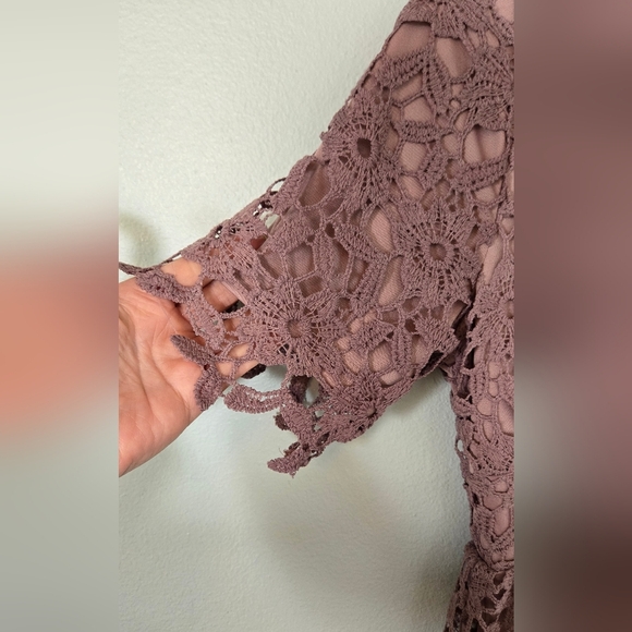 Wren & Ivory Mauve Lace Dress Size Medium - Picture 4 of 11